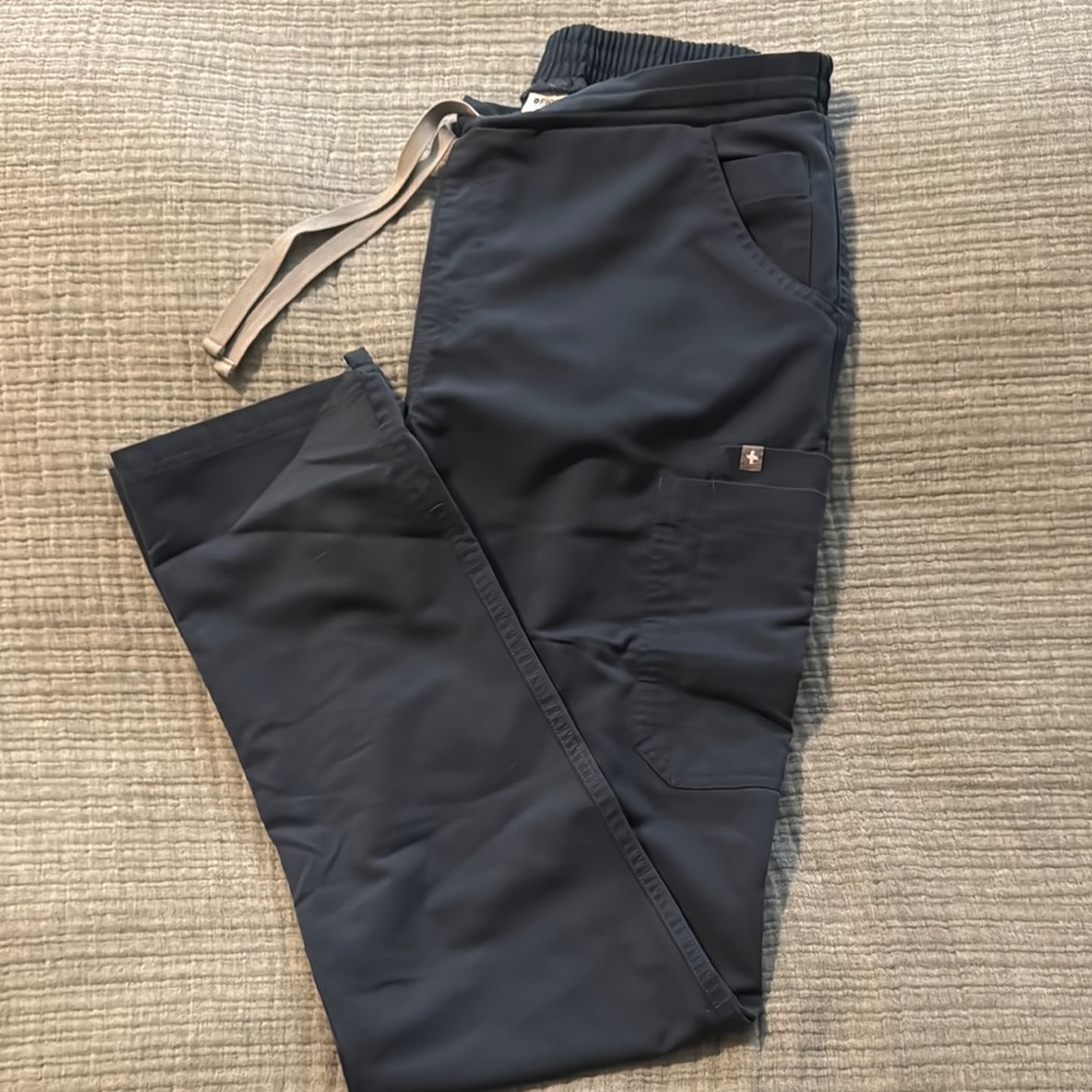 Figs women’s yola skinny scrub pants navy